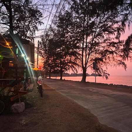 Neverland Beach Village Bungalows Ko Lanta Екстериор снимка